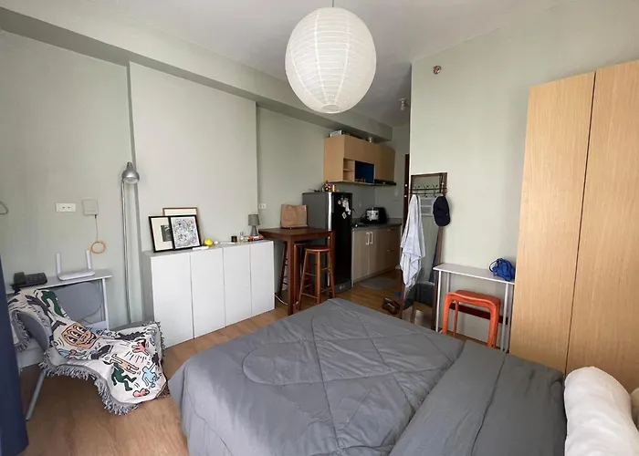 Aparthotel Modern Corner With Balcony 3*
